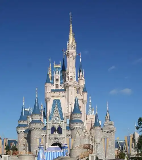 蓝色唯美城堡背景图片