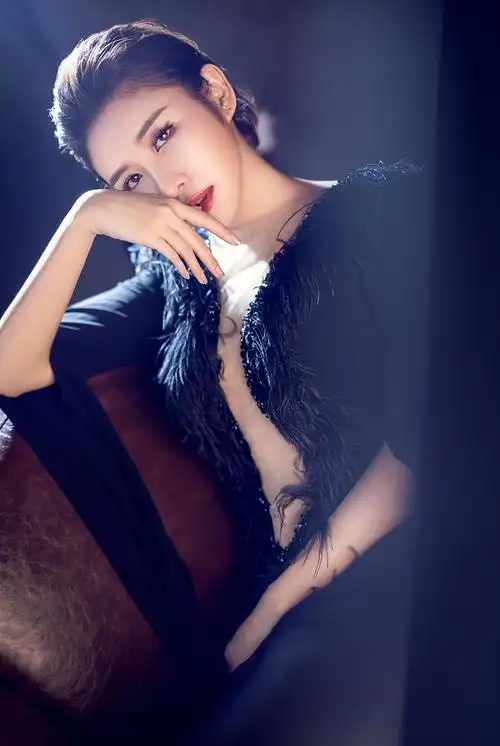 香港卫视主持人杨阳