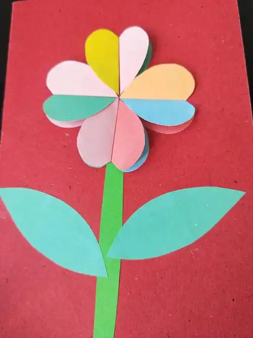 一年级的宗艺轩小朋友为老师制作的贺卡.