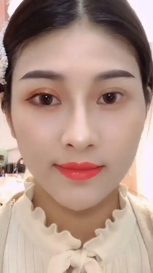 吊眼梢这样画眼线,瞬间拉长你的眼睛,变得又大又圆.