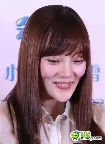 李小璐现在的脸好恐怖!最后一张亮了-明星-手机随手拍-杭州19楼