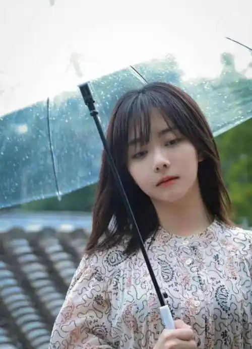 真不敢相信谭松韵已经30多岁了,面对"真实镜头",也很少女_脸型_显得