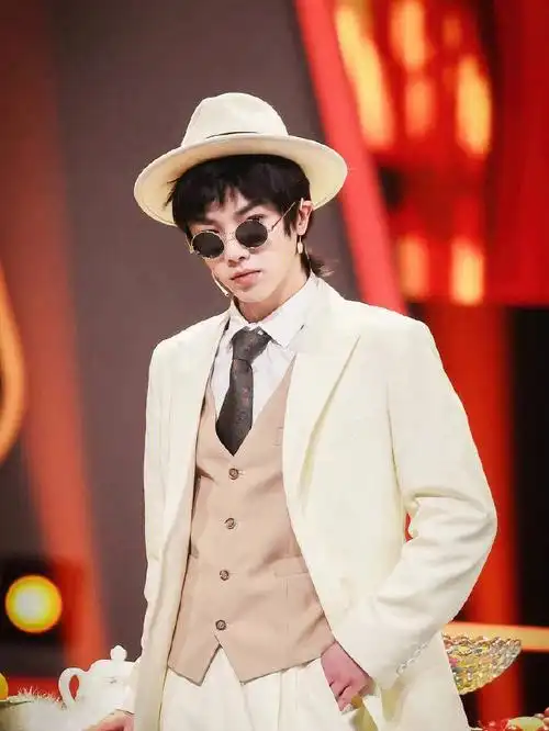 导演很《无聊人》甚至是《智商250》更甚之《白痴》现在就静等大狮子