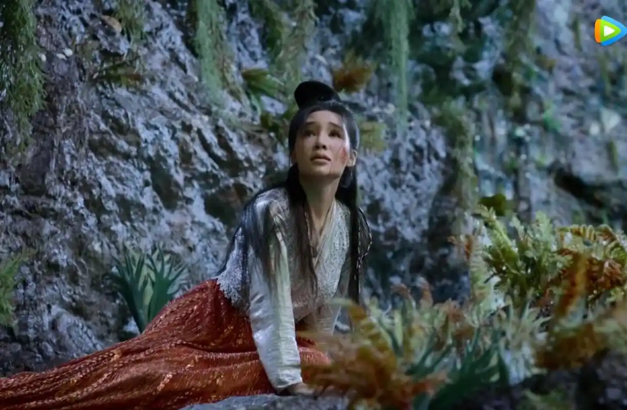 香蜜沉沉烬如霜中簌离有4个打扮,公主装最美,荷叶领很有妈妈味__凤凰