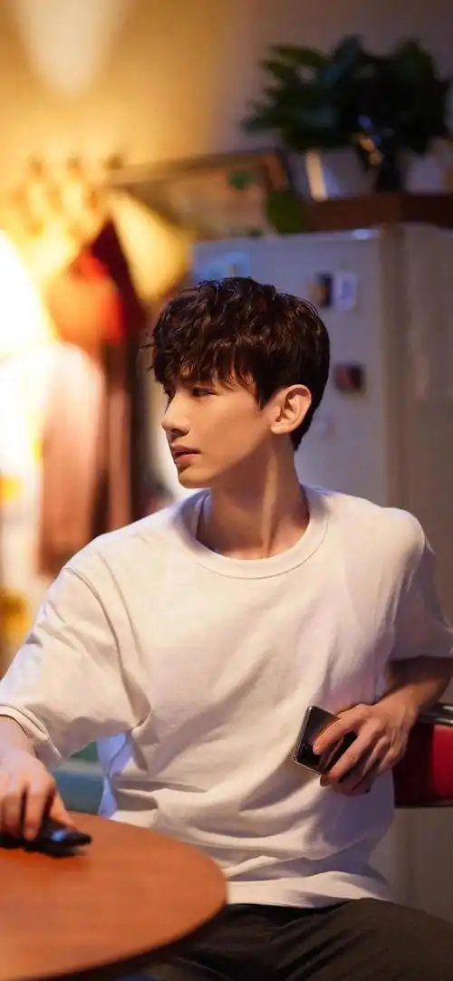 白敬亭个人资料简介:白敬亭(6)