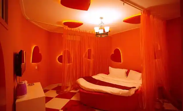 【热恋情侣主题酒店】钟点房4小时,精品房/主题房2选1,可连续入住