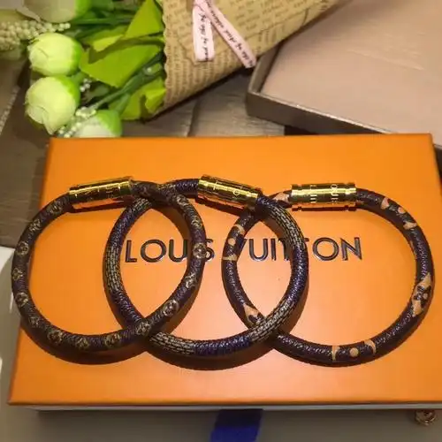 lv老花皮绳磁扣手链新款cnc精雕皮质个性潮情侣手环男女幸运手绳