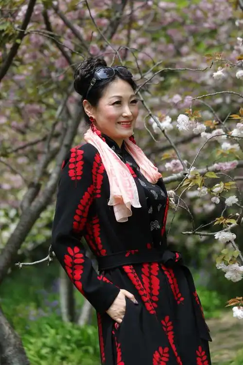 朱琴美女,共青森林公园个人专辑,摄影师,黎恒柱,2020.4.15.