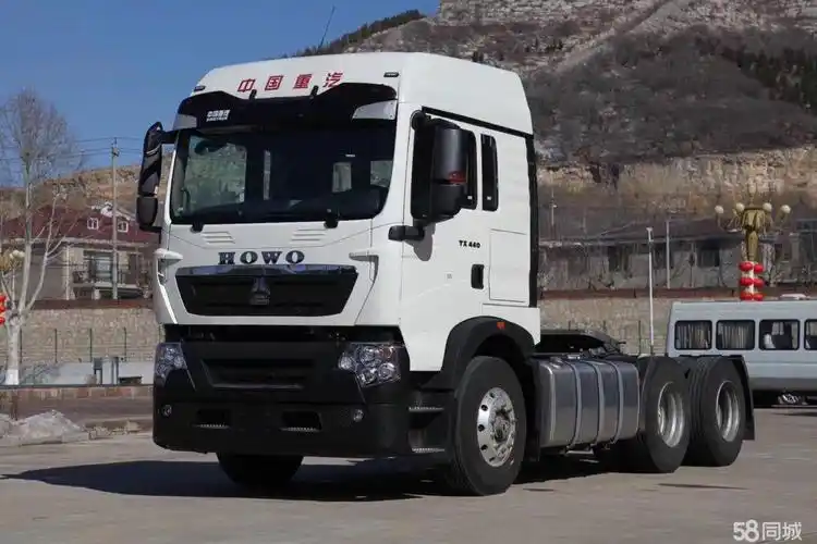 中国重汽 howo t7h重卡 b版 440马力 6x4牵引车(zz4257v324he1b)纯
