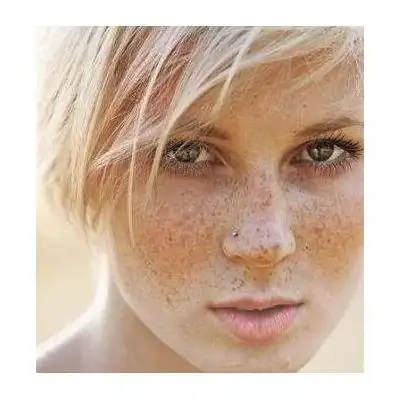 祛斑c6 c8 嫩肤美白 倾注肌肤新生能量