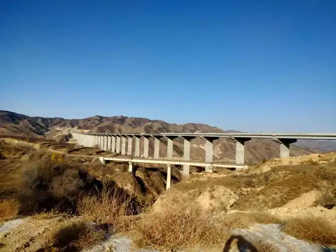 太行山高速京蔚段石门特大桥合龙