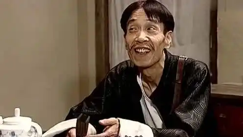 杜旭东和颜冠英同为汉奸一个嘴斜眼歪一个尖嘴猴腮