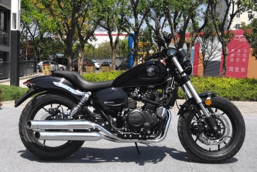 力帆v16不够帅就看它,漂亮霸气,250双缸水冷符合国四,1.8w起