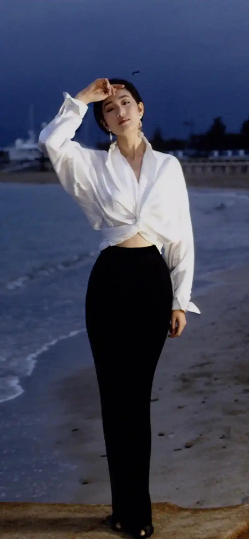 港风女神 #白衬衫 #巩俐#审美  无意间在相册翻到这组图 - 抖音