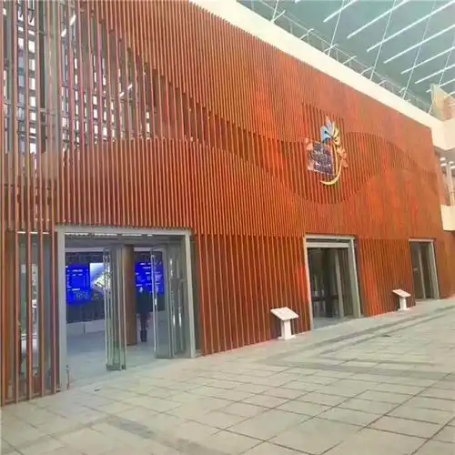 造型木纹铝格栅方管背景墙木纹铝方管凹槽铝方管格栅吊顶