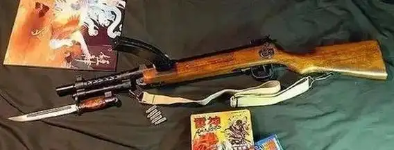 罕见的怪胎日本百式冲锋枪
