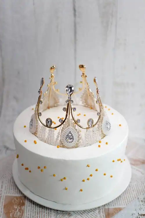 婚纱蛋糕皇冠蛋糕夏日里的遗憾一定会被秋风温柔化解