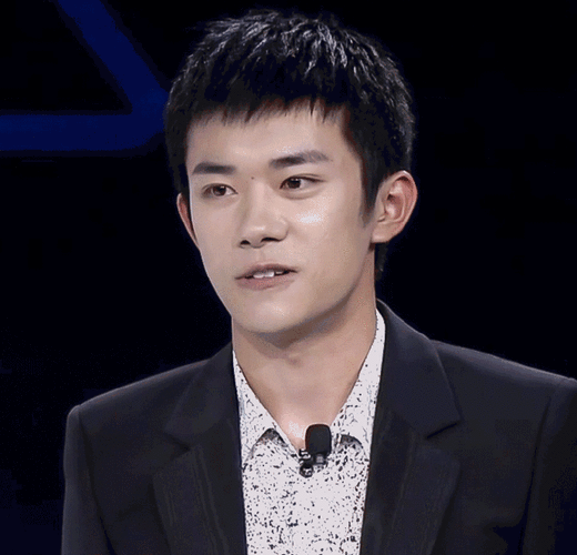 易烊千玺平头##易烊千玺短发