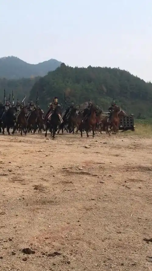 10万大军冲锋陷阵