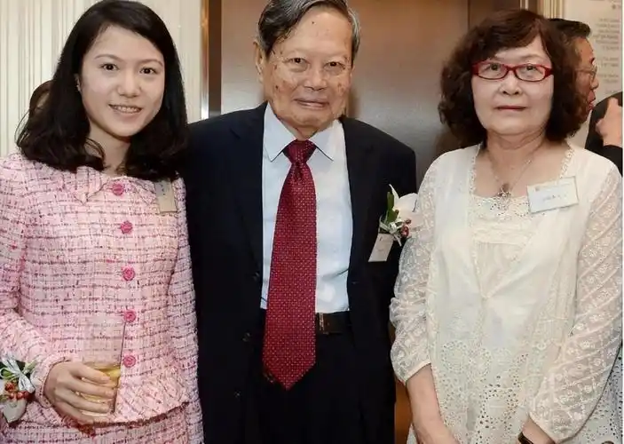 杨振宁老来喜得贵子了吗(杨振宁的个人资料及简介)_小云心得