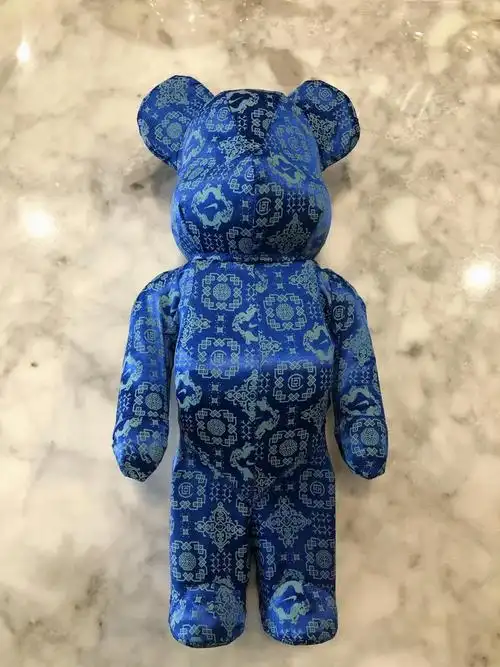 京选盲盒奖品小学生陈冠希同款蓝丝绸暴力熊摆件积木熊潮玩公仔盲盒橦