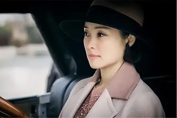 这一次,51岁的吴越狠狠打了陈建斌,蒋勤勤的脸