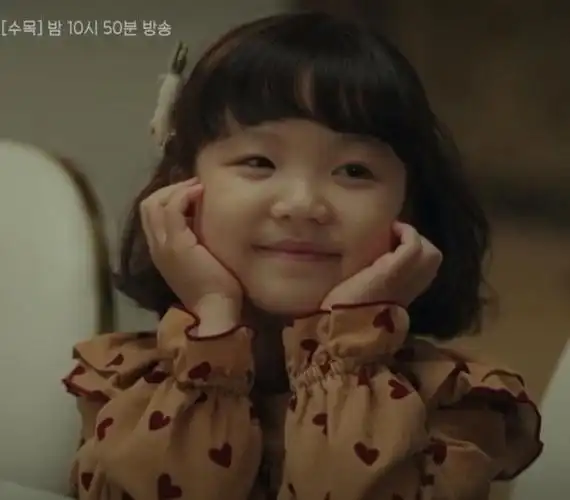 恶之花李准基根本女儿奴手机桌布是女儿蛋塔小公主太萌啦