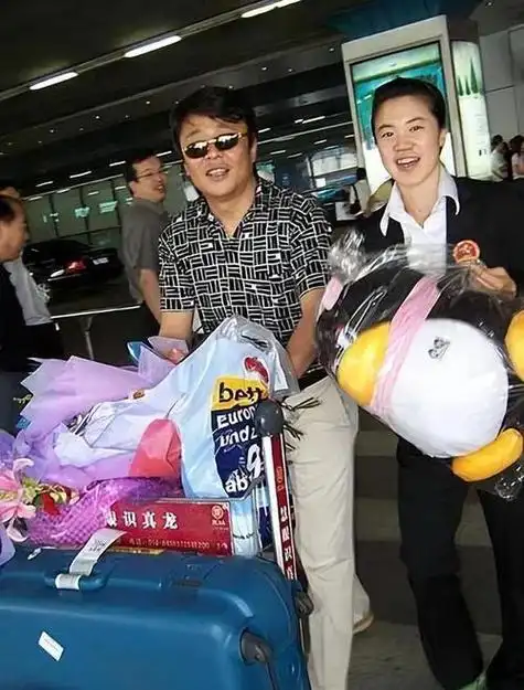 女乒大满贯背后的男人邓亚萍与老公青梅竹马,张怡宁与老公闪婚