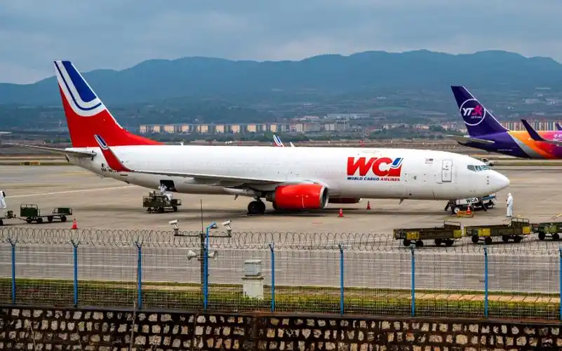 马来西亚世界货运航空(wca)波音738f首航昆明长水国际机场
