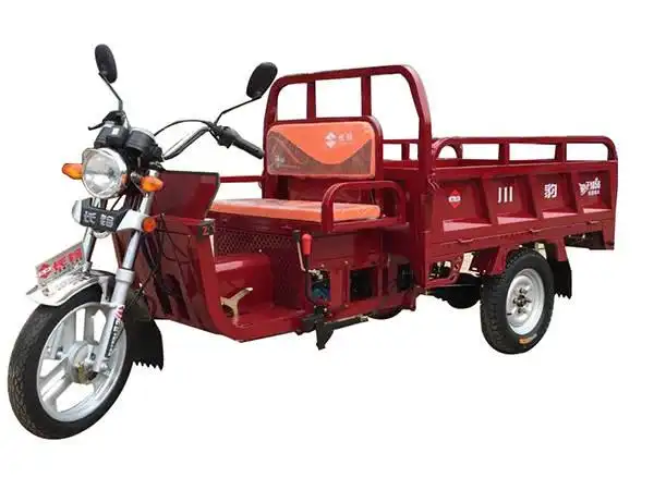 大家好,我叫长铃川豹摩托车,这是我的名片!