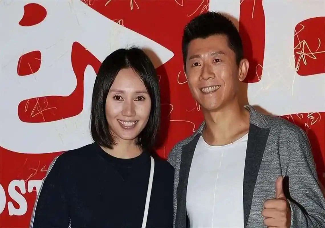 袁泉:与丈夫相爱21年,中间经历了情感挫折,还是走到了一起!