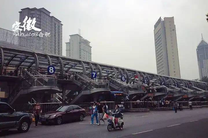 市府广场的交通枢纽.这个就是老公离开合肥后新建的.