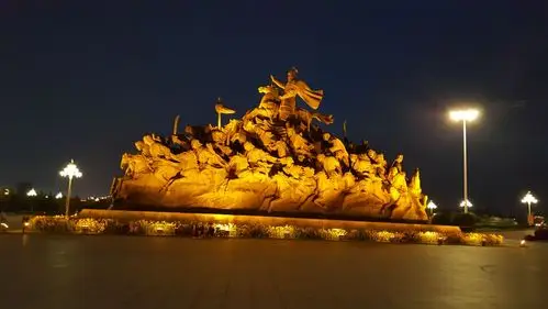 鄂尔多斯……成吉思汗广场