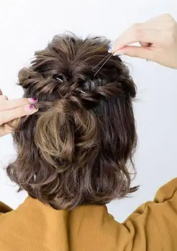 短发半丸子头怎么扎好看?