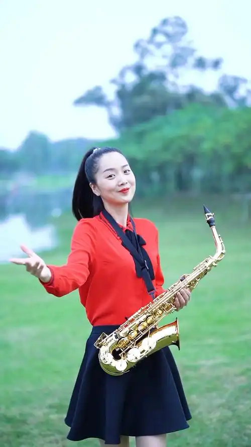 萨克斯#一首经典歌曲,春晓萨克斯演奏的太好听了!-度小视