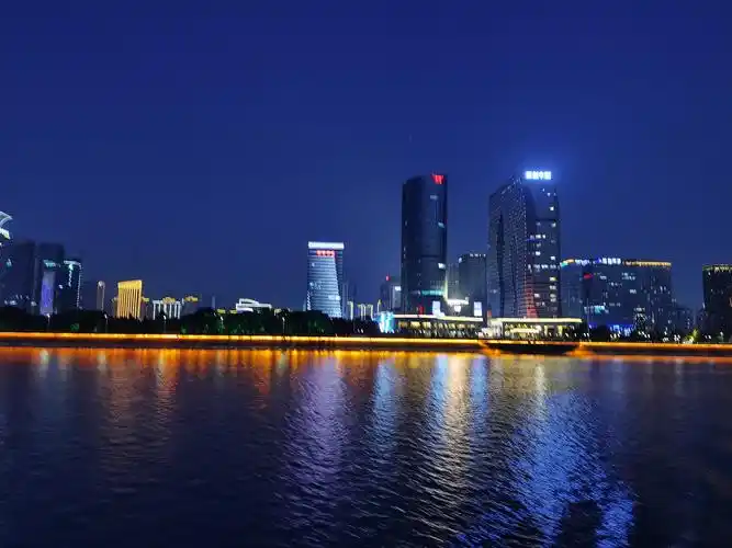 夜景漂亮 游船很稳,观非常漂亮!