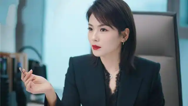 《拼图》中还有一个熟面孔,他就是凭借电视剧《无暇人生》一夜成名的