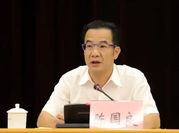 东莞市委统战部副部长,市工商联党组书记陈国良