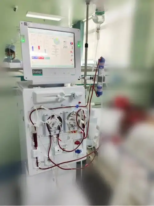 霍邱二院网县二院血液净化中心再添高新设备,新进一台贝朗双泵血液
