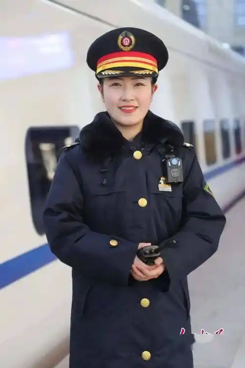 铁路冬装秀来啦!哪款穿搭你最爱?