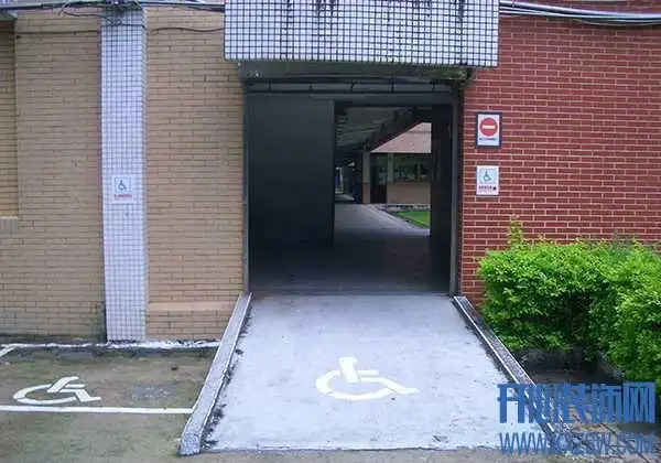 乡下房子大门口该用斜坡还是台阶呢风水上有什么讲究