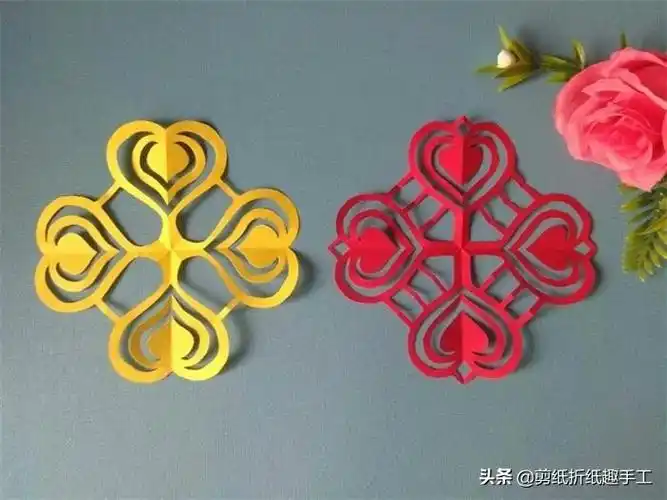 爱心怎么剪简单又好看,手工剪纸心形图案步骤方法-万网时代