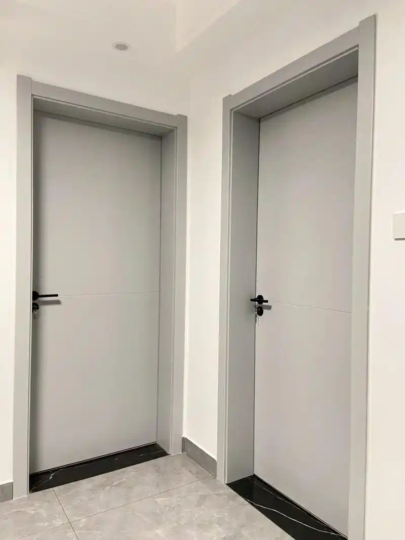 装修篇|白墙配灰门 你们会选择白墙配白色的门还是灰色的门?