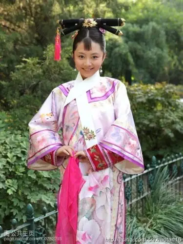 因发现华妃阴谋被周宁海害死  br />  br />淳常在-淳贵人