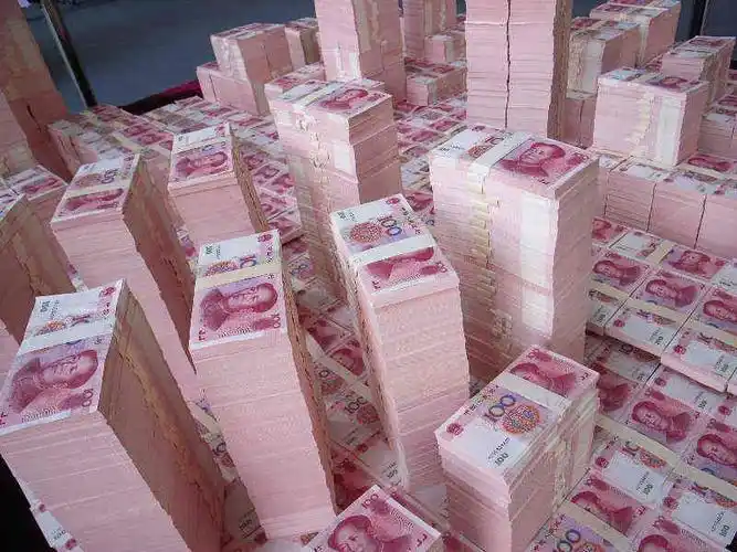 小伙200万坐火车