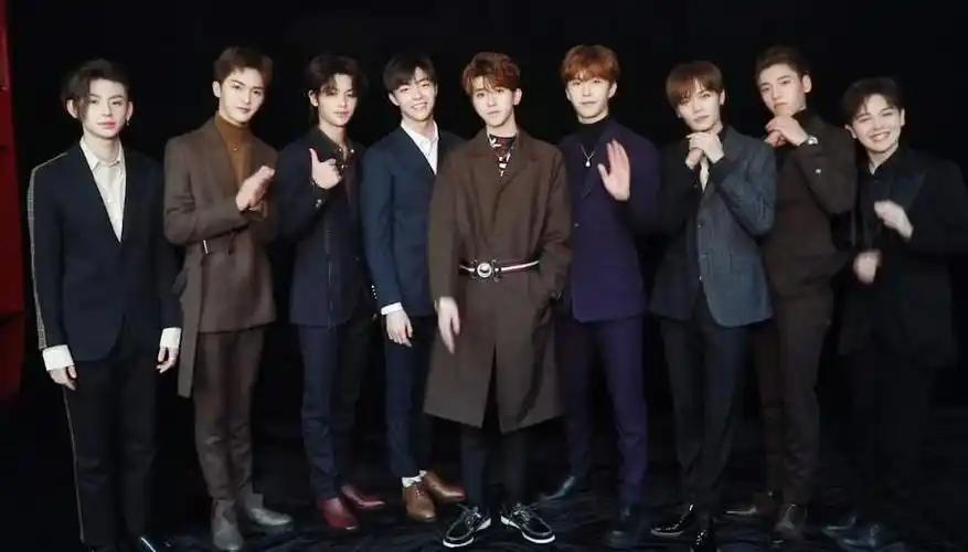 看身高站位拉郎尤长靖x贺峻霖