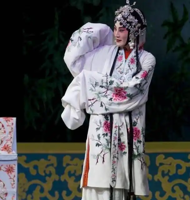 提起如今京剧界的"票房神话"很多人会想到张火丁老师,要知道她在当今