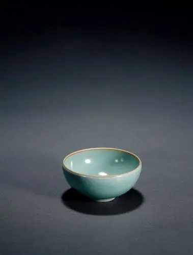 南宋龙泉窑粉青釉芒口杯