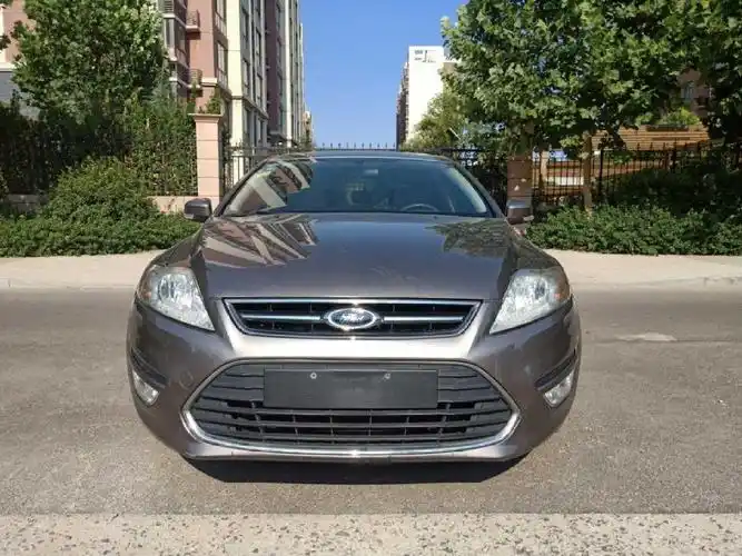 【泰安】2011年7月 福特 蒙迪欧 致胜 2.3 时尚型 银灰 手自一体