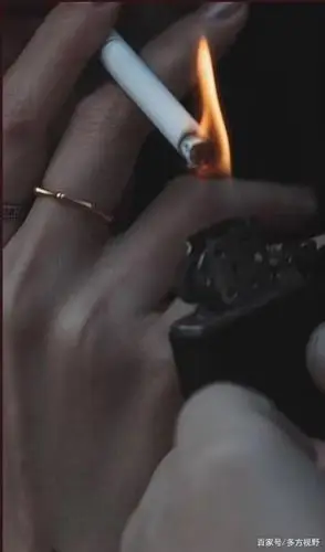 职场当中那些抽烟女孩都有故事吗?